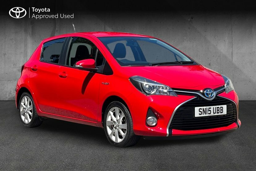 Toyota Yaris 1.5 Vvt-h Excel Hatchback Hybrid E-cvt Red
