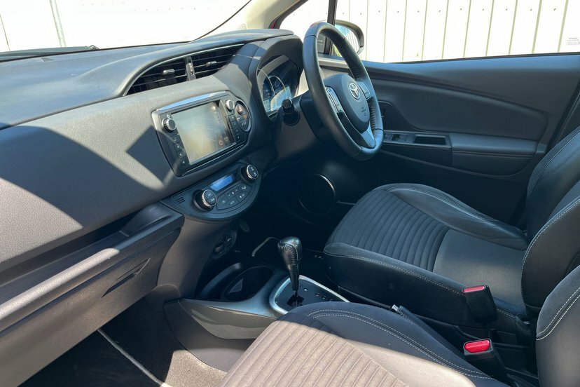 Toyota Yaris Yaris Sport Vvt-i Red #23
