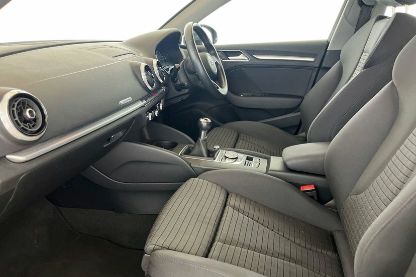 Audi A3 1.5 Tfsi Cod Sport Sportback ET18UVJ Grey #2