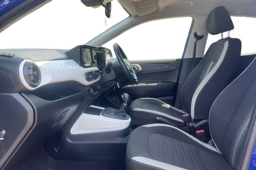 Hyundai I10 1.0 Premium Hatchback 67 Ps  #2