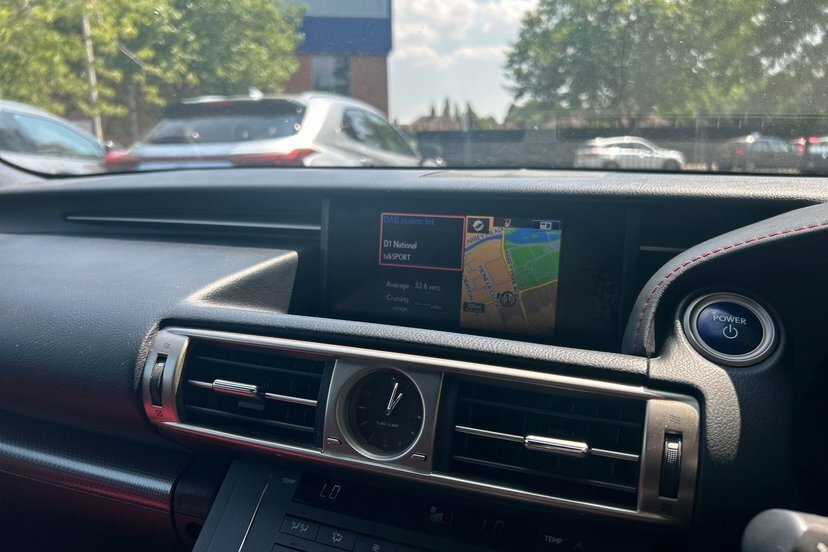Lexus IS 2.5 300H Sport Saloon Hybrid E-cvt Euro Red #8