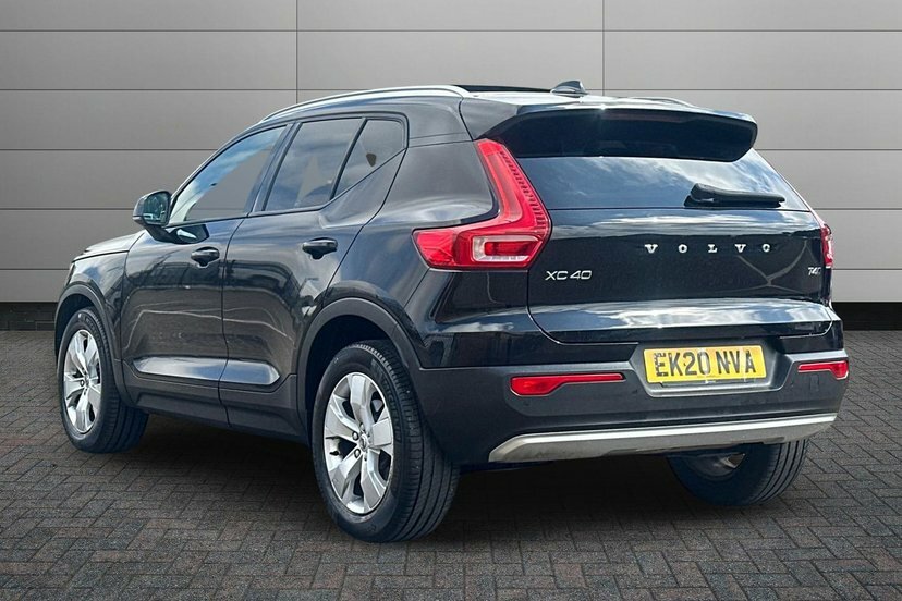 Volvo XC40 2.0 T4 Momentum Suv Awd 190 Ps EK20NVA Black #3