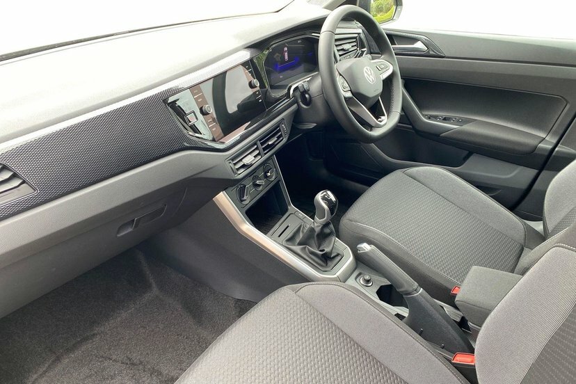 Volkswagen Polo 1.0 Tsi Match Hatchback 95 Ps Black #4