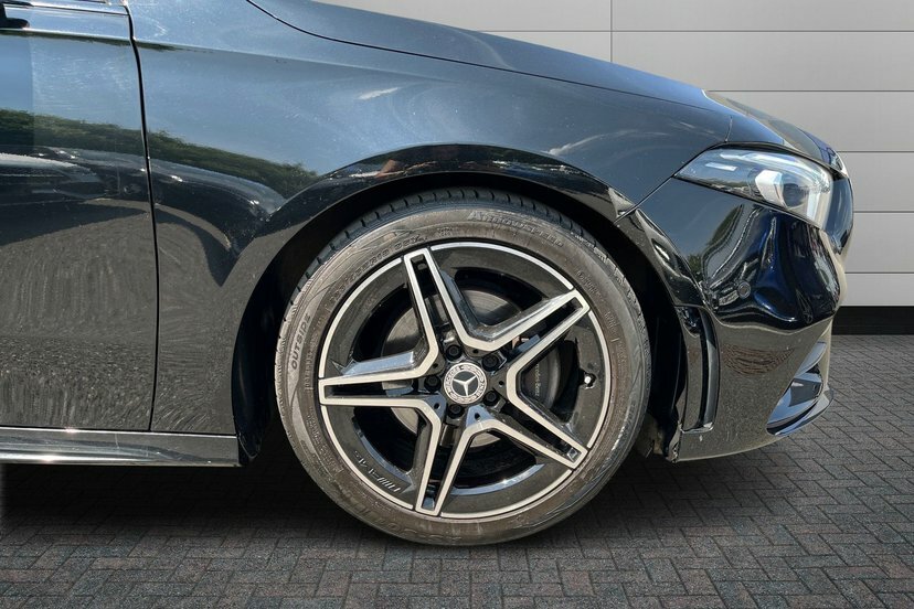 Mercedes-Benz A Class A180 Amg Line Premium Black #4