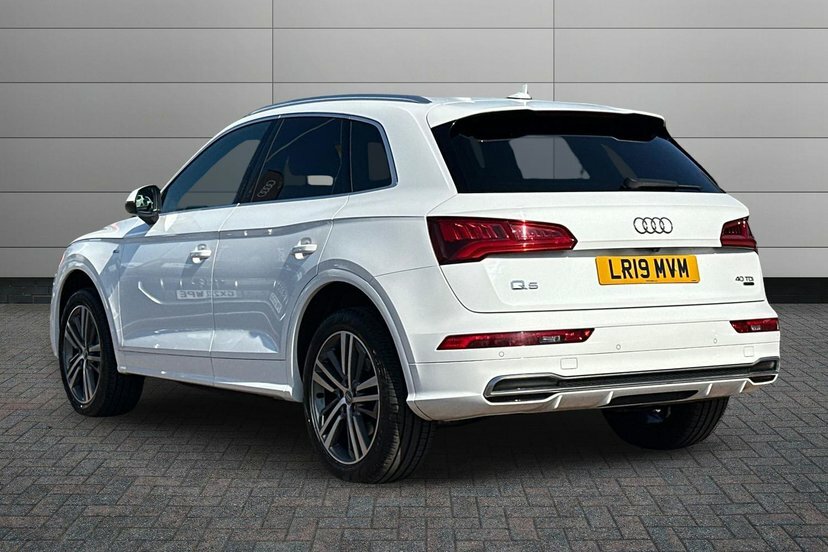 Audi Q5 2.0 Tdi 40 S Line Suv S Tronic Quattro White #3