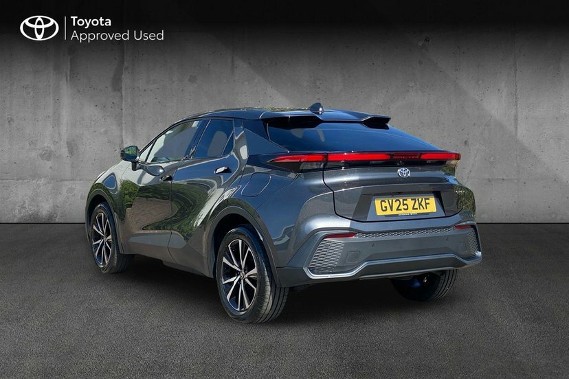 Toyota C-Hr 2.0 Vvt 13.6Kwh Design Suv Plug-in Hybr Grey #4