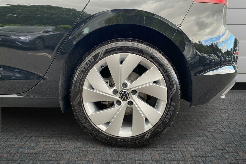 Volkswagen e-Golf 1.5 Tsi Ehybrid 19.7Kwh Style Hatchback Black #5