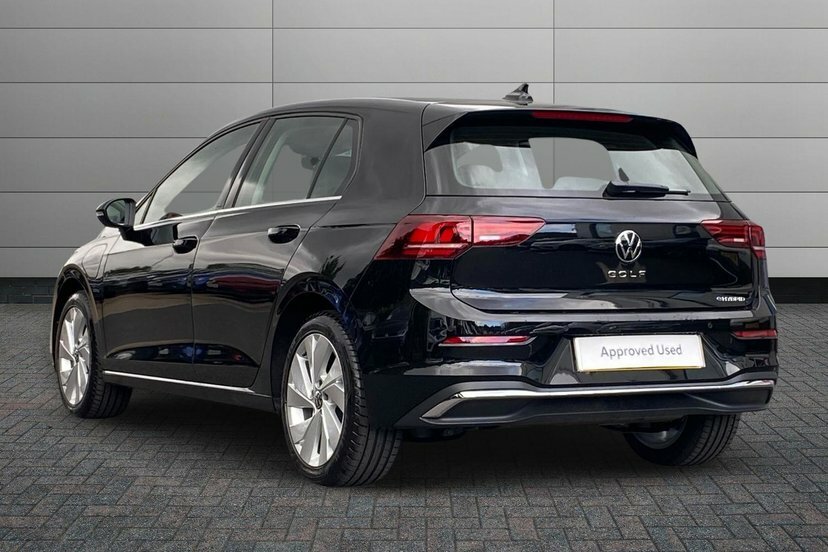 Volkswagen e-Golf 1.5 Tsi Ehybrid 19.7Kwh Style Hatchback Black #3
