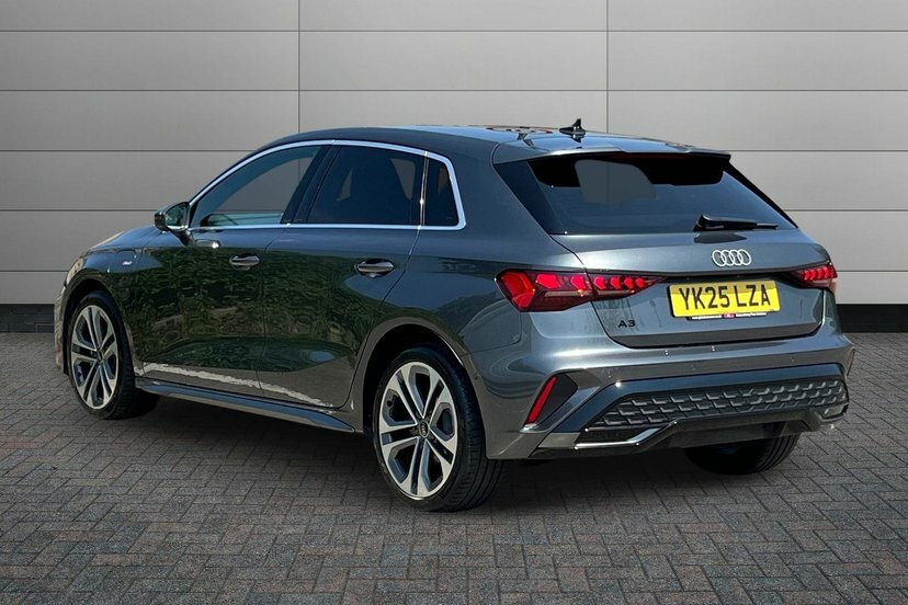 Audi A3 1.5 Tfsie 40 S Line Sportback Plug-in H Grey #3