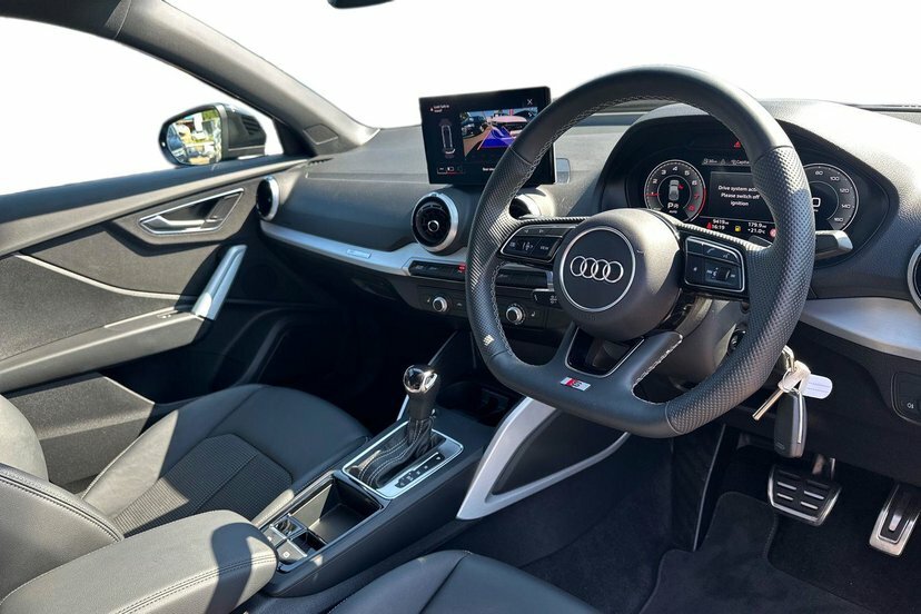 Audi Q2 1.5 Tfsi Cod 35 Black Edition Suv S Tro Black #6