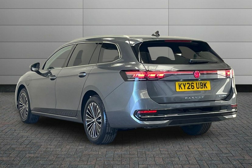Volkswagen Passat 1.5 Tsi Ehybrid 19.7Kwh Elegance Estate Grey #3