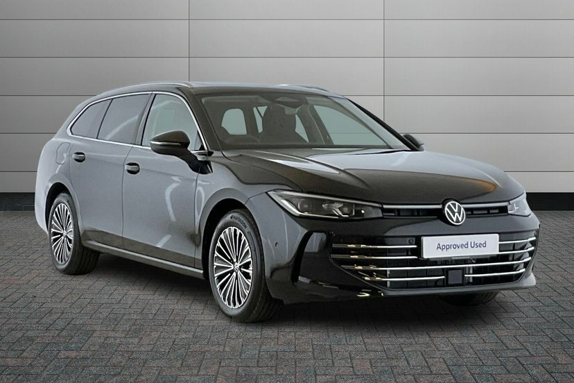 Volkswagen Passat 1.5 Tsi Ehybrid 19.7Kwh Elegance Estate Black