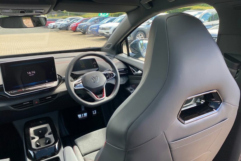 Volkswagen ID.4 Pure 52Kwh Match Suv 170 Ps White #75