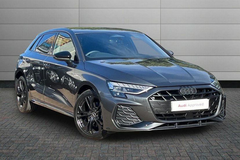 Audi A3 1.5 Tfsie Black Edition Sportback Plug- Grey