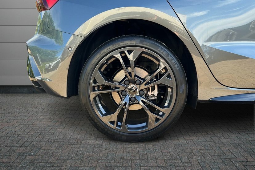 Audi A3 1.5 Tfsie Black Edition Sportback Plug- Grey #5