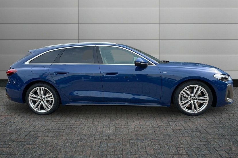 Audi A5 2.0 E-hybrid 25.9Kwh S Line Estate Plug Blue #4