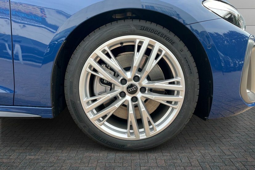Audi A5 2.0 E-hybrid 25.9Kwh S Line Estate Plug Blue #5