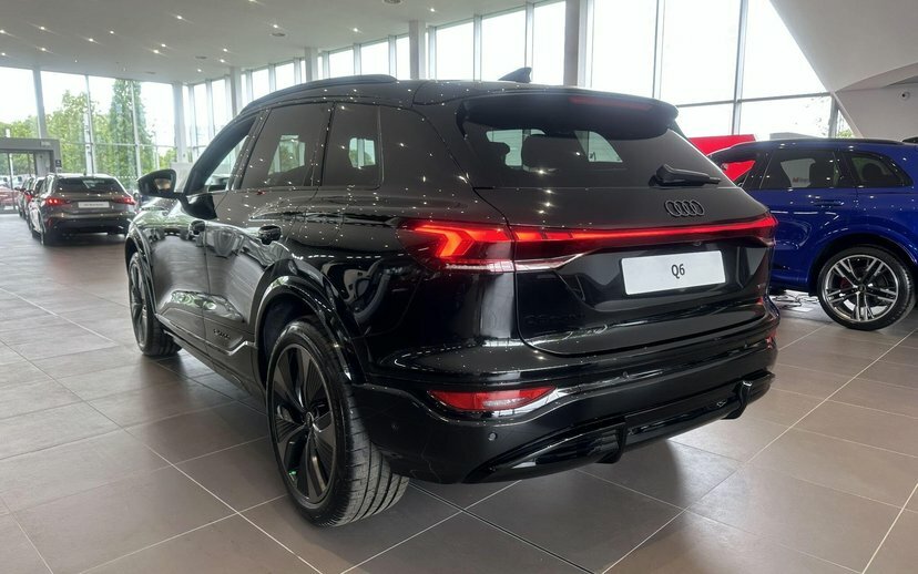 Audi Q6 E-Tron 100Kwh Black Edition Quattro WP26ZSJ Black #4