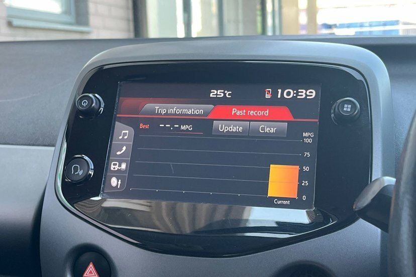Toyota Aygo 1.0 Vvt-i X-trend White #30