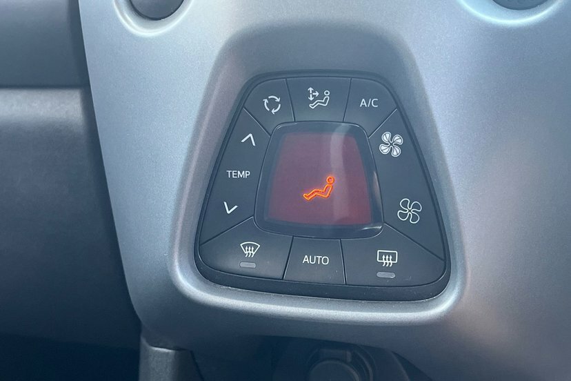 Toyota Aygo 1.0 Vvt-i X-trend White #26