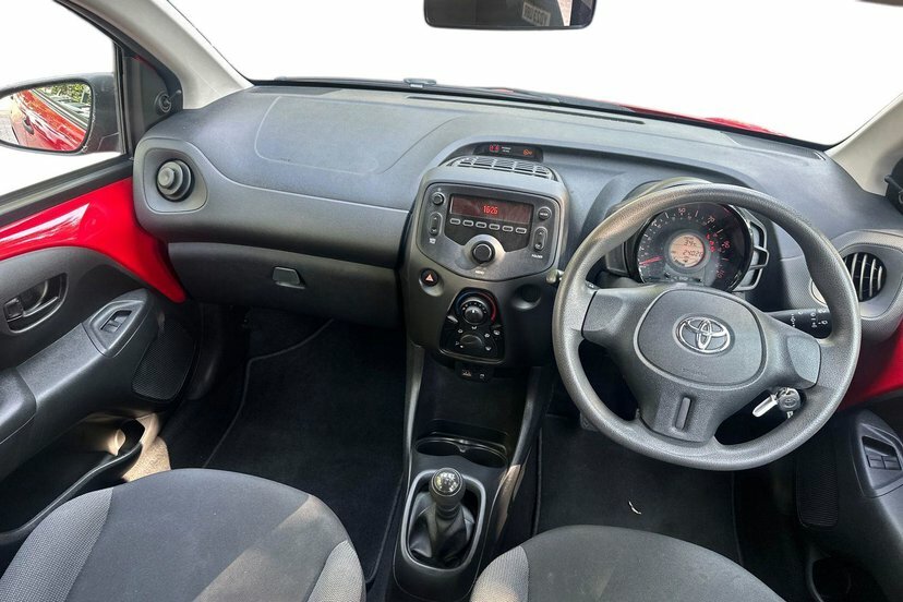 Toyota Aygo 1.0 Vvt-i X Hatchback 71 Ps Red #5