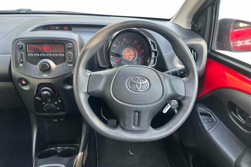 Toyota Aygo 1.0 Vvt-i X Hatchback 71 Ps Red #6