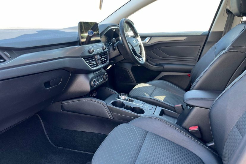 Ford Focus 1.5T Ecoboost Titanium X Hatchback Grey #2