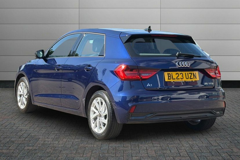 Audi A1 1.0 Tfsi 25 Sport Sportback 95 BL23UZN Blue #3