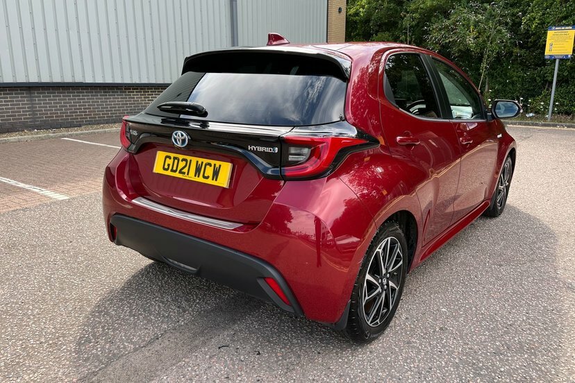 Toyota Yaris 1.5 Hybrid Icon Cvt White #15