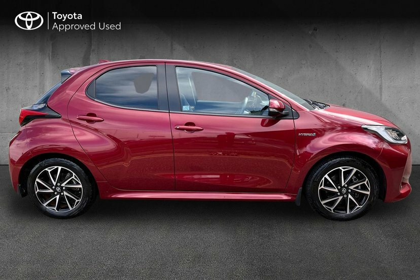 Toyota Yaris 1.5 Vvt-h Design Hatchback Hybrid E-cvt Red #4