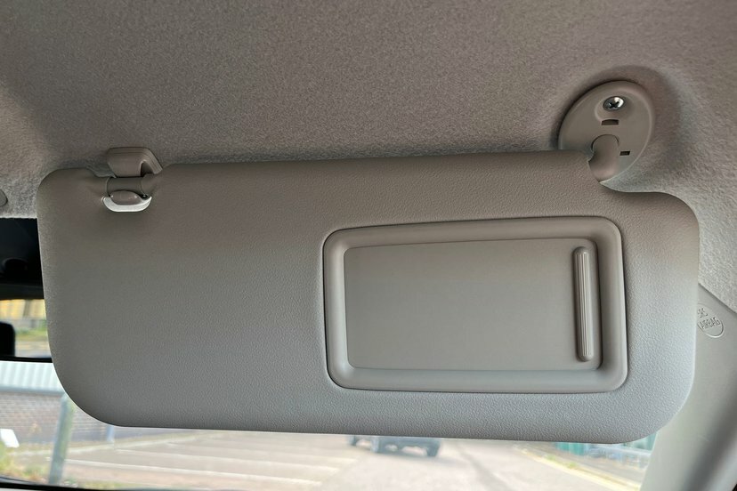 Toyota Yaris 1.5 Hybrid Icon Cvt White #46