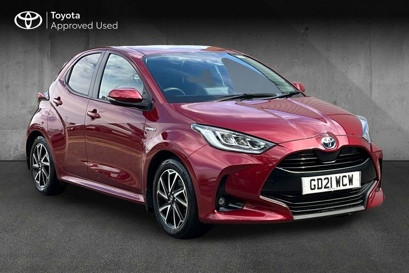 Toyota Yaris 1.5 Vvt-h Design Hatchback Hybrid E-cvt Red