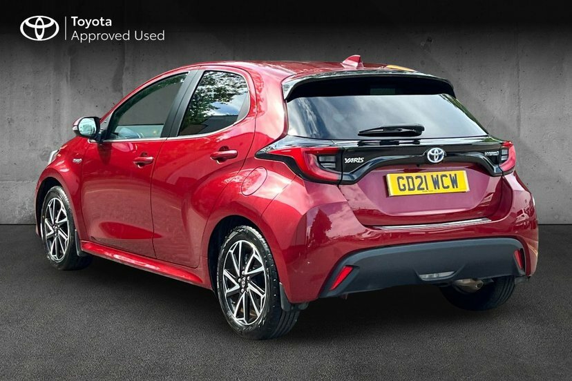 Toyota Yaris 1.5 Vvt-h Design Hatchback Hybrid E-cvt Red #3