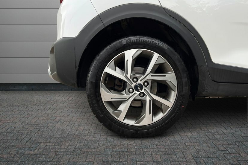 Kia Stonic 1.0 T-gdi Mhev Gt-line S Suv Hybrid Dct SH74UXP White #5