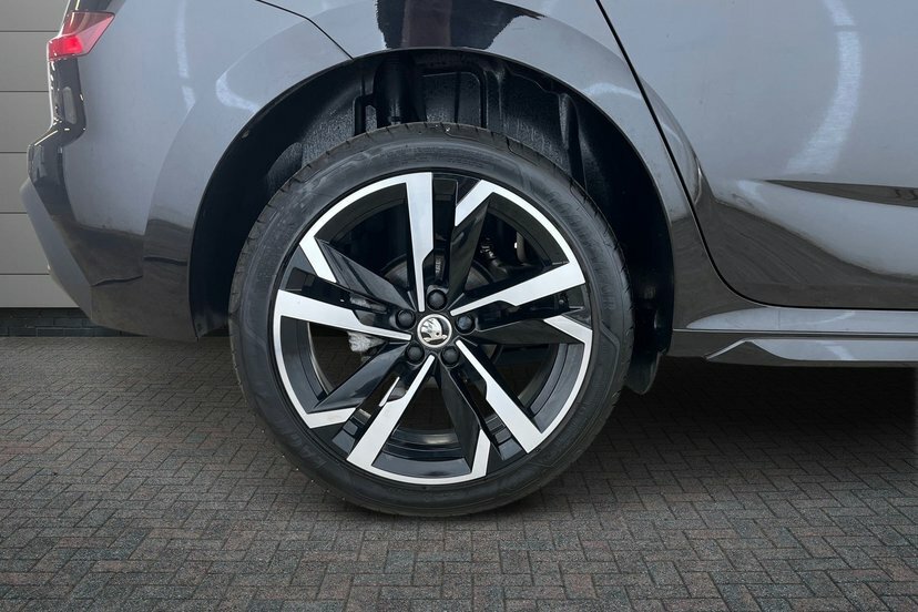 Skoda Kamiq Kamiq Monte Carlo 1.5 Tsi 150 Ps Dsg Black #5