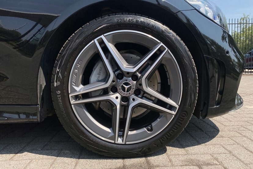 Mercedes-Benz C Class 2.0 C220d Amg Line Premium Coupe G-tr Black #4