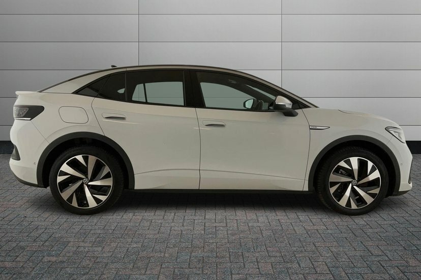 Volkswagen ID.5 Pro Performance 77Kwh Style Suv White #4