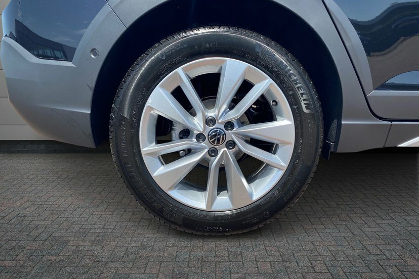 Volkswagen Taigo 1.0 Tsi 115 Black Edition Spare Wheelrear C Grey #10