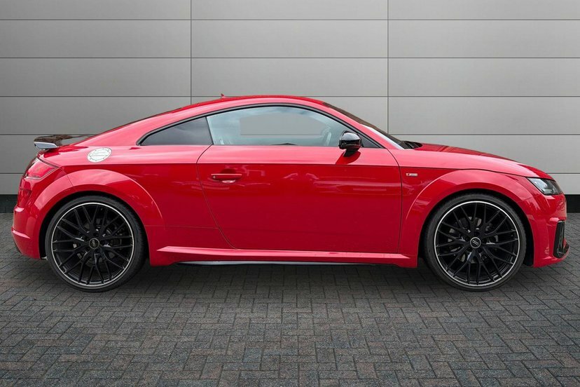 Audi TT 2.0 Tfsi 40 Black Edition Coupe S Troni Red #4