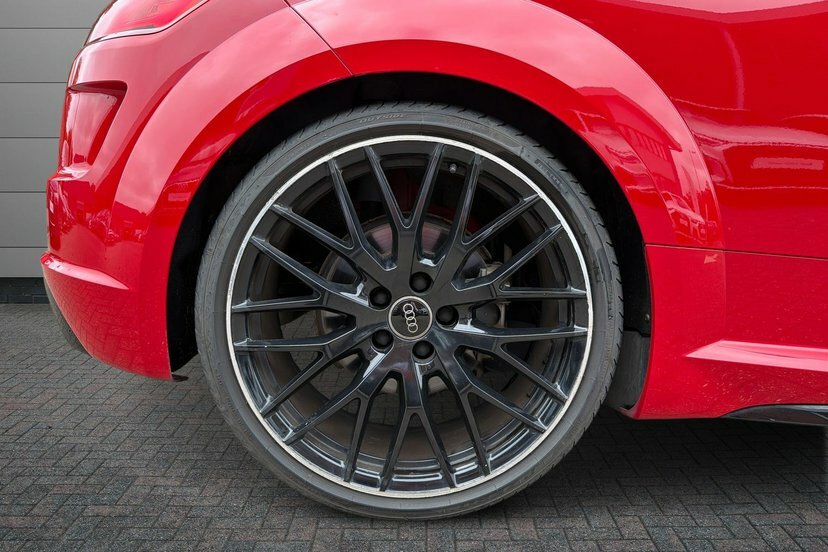 Audi TT 2.0 Tfsi 40 Black Edition Coupe S Troni Red #5