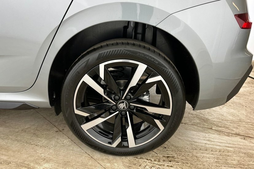 Skoda Kamiq Skoda Kamiq Hatchback 1.0 Tsi Monte Carlo Edition Black #13