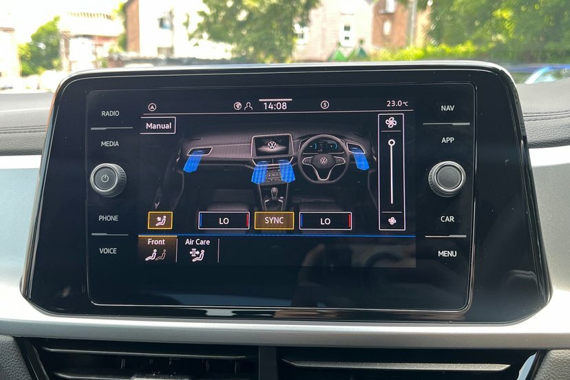 Volkswagen T-Roc Volkswagen T-roc R-line 1.5 Tsi 150Ps 7-Speed Dsg Blue #33