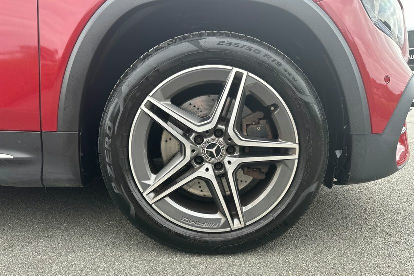 Mercedes-Benz GLB Class Glb220d Amg Line Premium Red #4