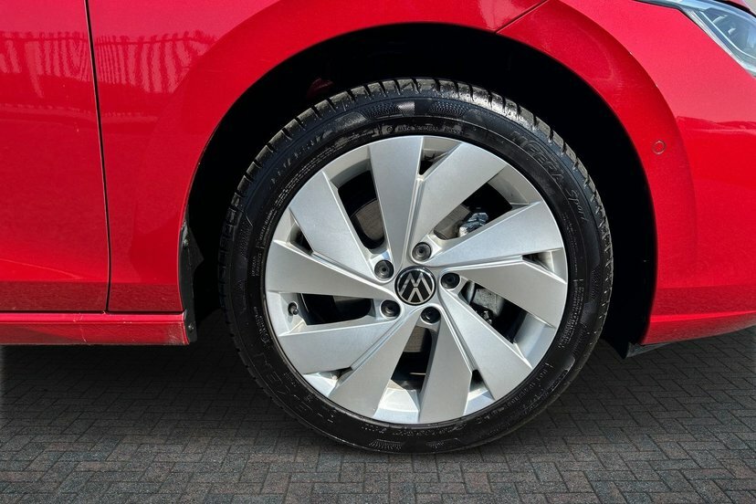 Volkswagen Golf 1.5 Etsi Mhev Match Hatchback Hybrid Ds Red #5