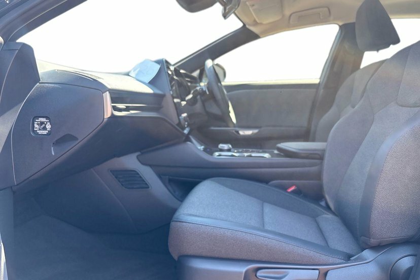 Lexus RZ 300E 150Kw Takumi 71 Kwh Estate PX25LVN Black #2