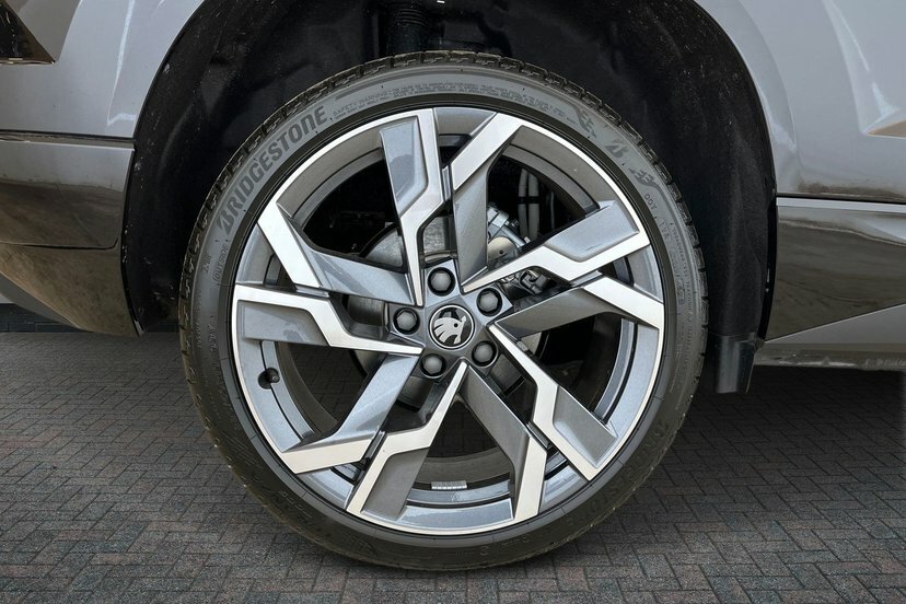 Skoda Karoq 1.5 Tsi Act Sportline Edition Black #5