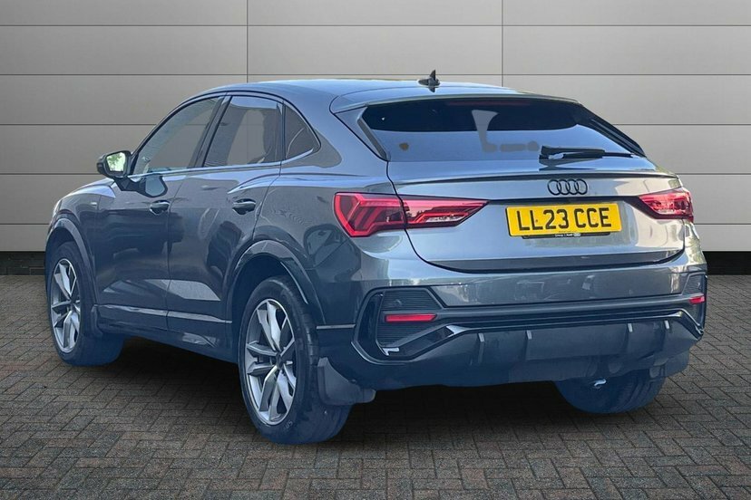 Audi Q3 1.5 Tfsi Cod 35 Black Edition Sportback Grey #3