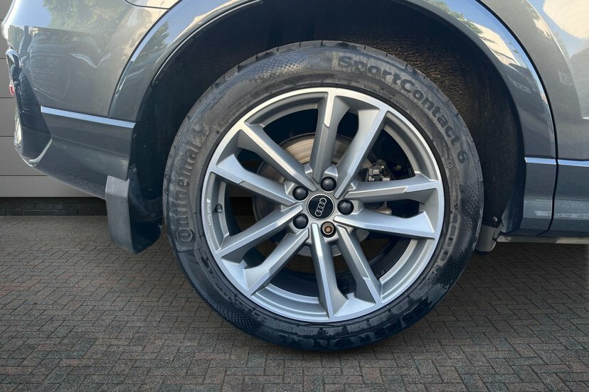 Audi Q3 1.5 Tfsi Cod 35 Black Edition Sportback Grey #5