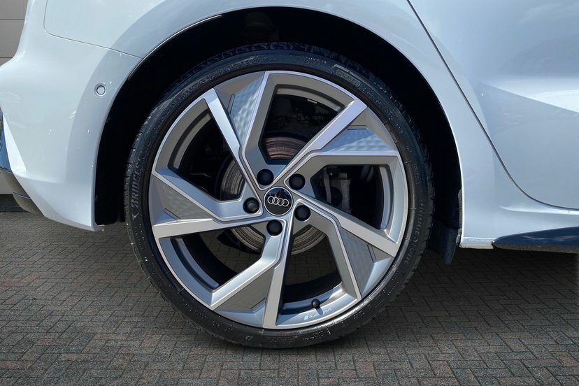 Audi A3 1.5 Tfsi 35 Black Edition Sportback S T KT25EGY White #5
