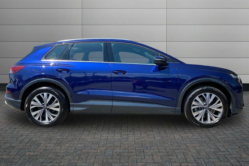 Audi Q4 E Tron 40 Sport Suv 63Kwh 204 Ps Blue #4